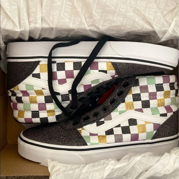 Vans - Picture 5 of 6